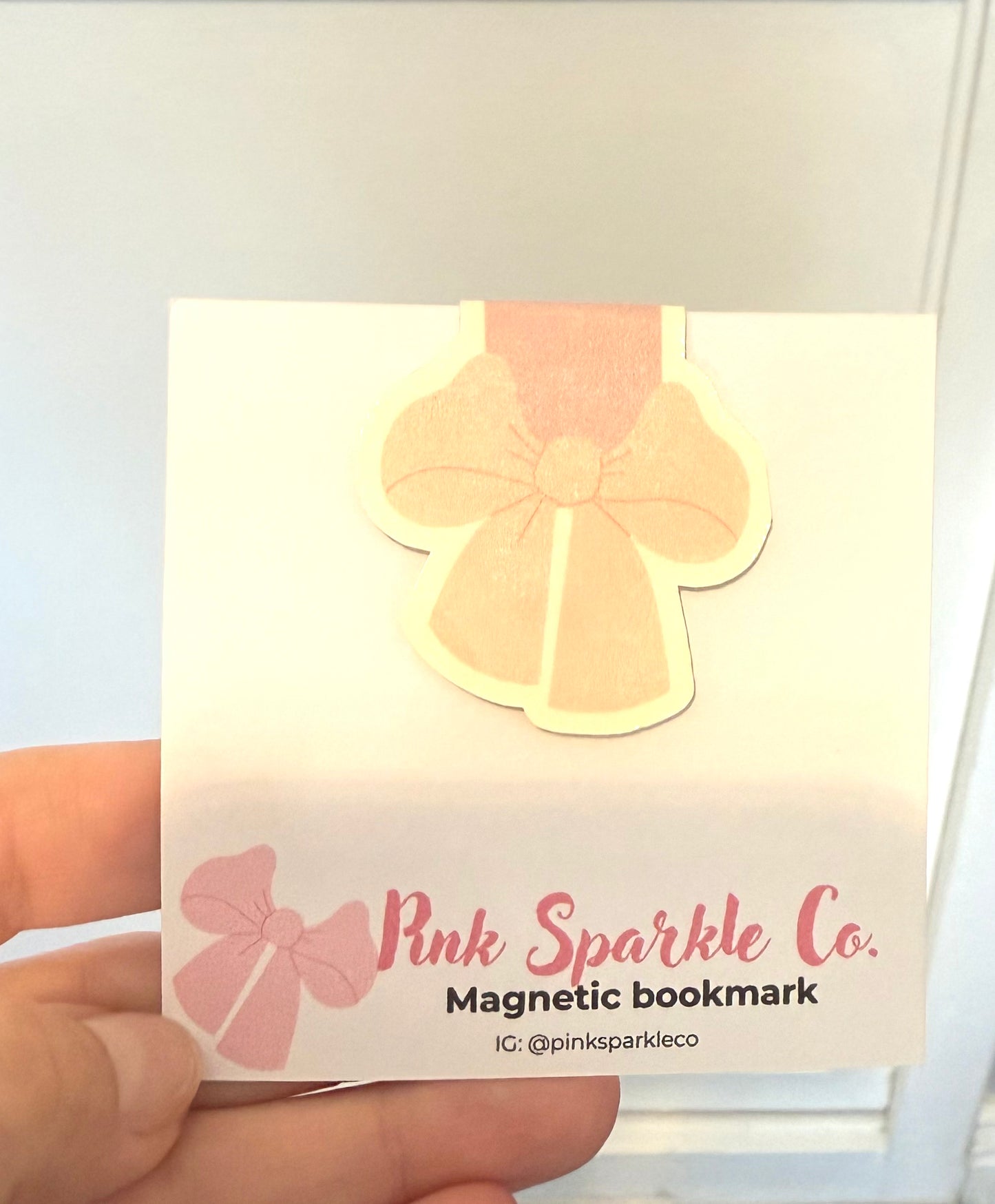 Light Pink Bow magnetic bookmark